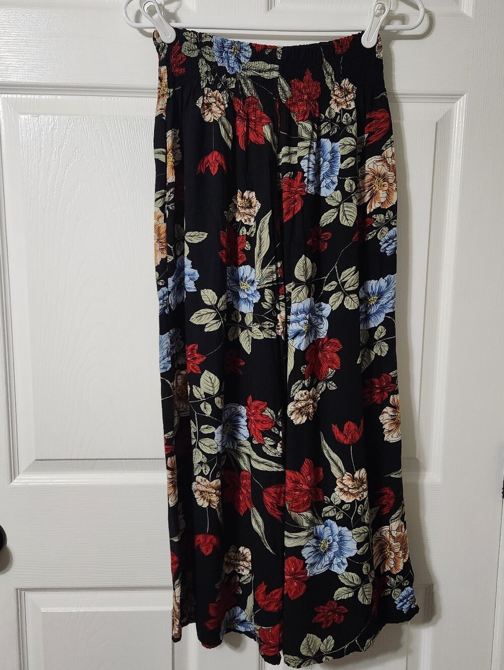 Mexicali Blues Black Floral Wide Leg Pants, Size M/L
